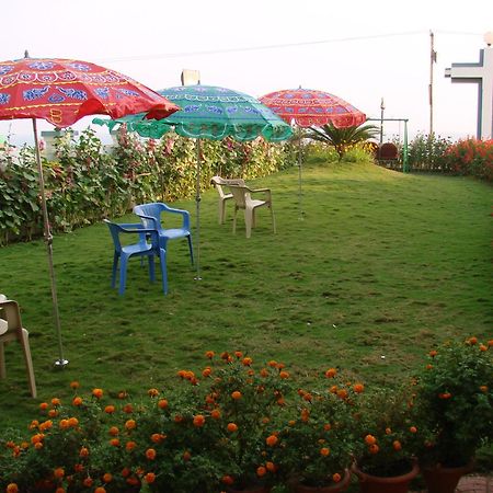 Puri Beach Resort Buitenkant foto