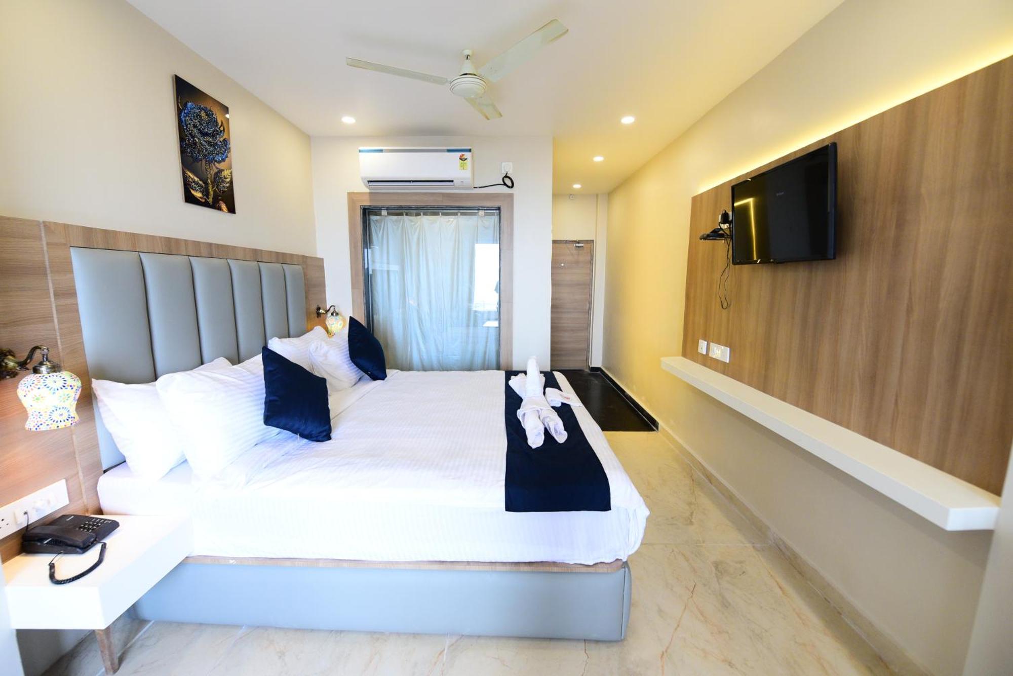 Puri Beach Resort Buitenkant foto